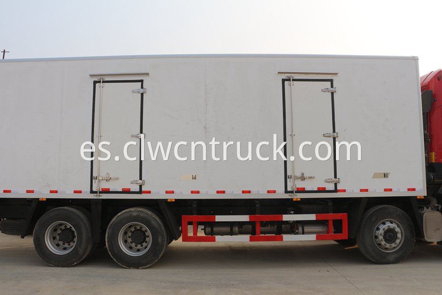 refrigerated cold room van truck 4